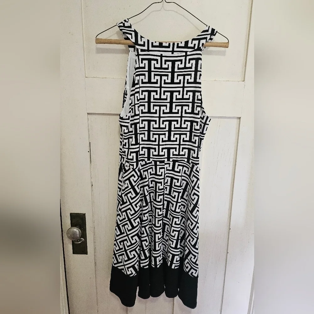 NWT Tiana B. Black and White Geometric Dress Sz 10